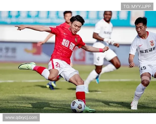 杭州足球队的控制革新探索与发展路径分析